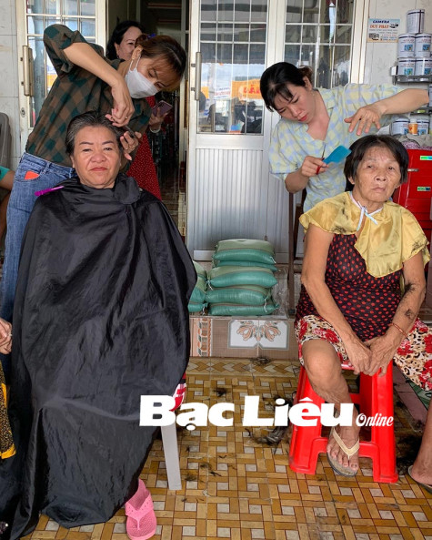 Hội Chữ thập đỏ Phường 7: Thành lập mô hình “Hớt tóc miễn phí cho người nghèo”