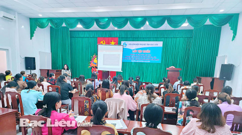 Phụ nữ chung tay bảo vệ nền tảng tư tưởng của Đảng