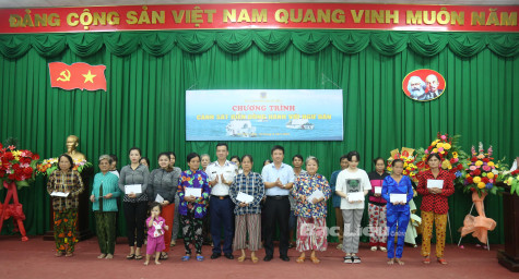Nhiều hoạt động ý nghĩa tại Chương trình “Cảnh sát biển đồng hành với ngư dân”