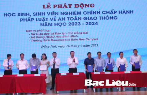 Phát động học sinh, sinh viên toàn quốc nghiêm chỉnh chấp hành pháp luật về an toàn giao thông