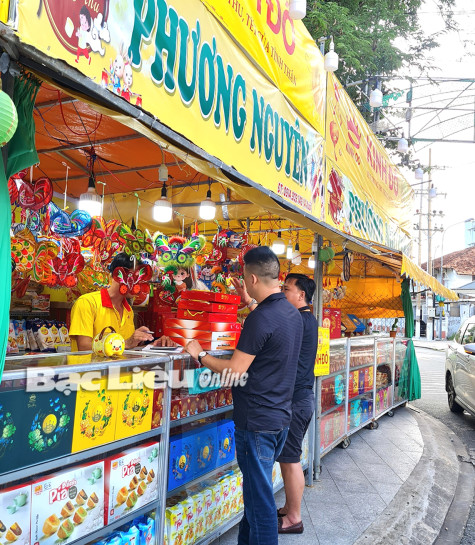 Thị trường bánh Trung thu vào mùa cao điểm