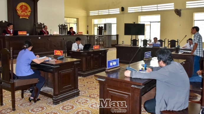 Vụ án kéo dài 5 năm, và những nhập nhoà