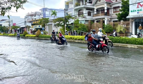 Nhiều tuyến đường nội ô vẫn ngập nặng