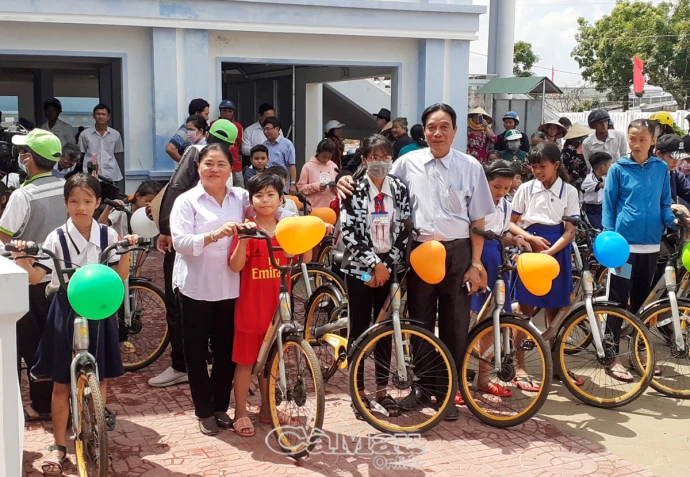 Chỗ dựa làm dịu nỗi đau da cam