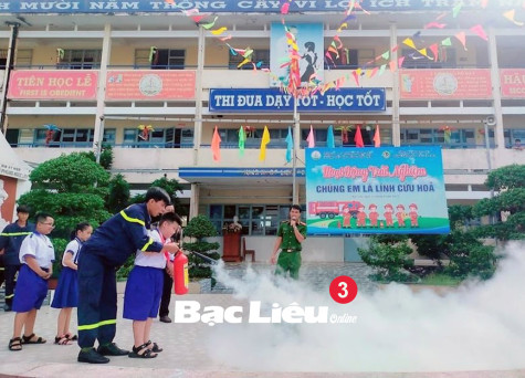 Trường tiểu học Phùng Ngọc Liêm:​ Ý nghĩa từ hoạt động trải nghiệm “Chúng em là lính cứu hỏa”