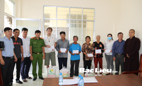 Thăm hỏi, tặng quà 81 gia đình nạn nhân tai nạn giao thông