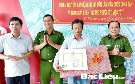 Chiến sĩ công an nhân dân và câu chuyện người dân tìm lại được của rơi