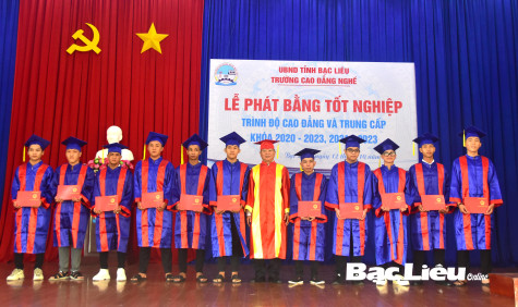 Trường cao đẳng Nghề Bạc Liêu: Trao bằng tốt nghiệp cho 123 tân khoa cao đẳng, trung cấp