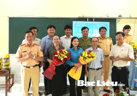 Phòng Cảnh sát Giao thông: Ra mắt mô hình “Cổng trường an toàn giao thông” tại trường THCS Lê Thị Cẩm Lệ