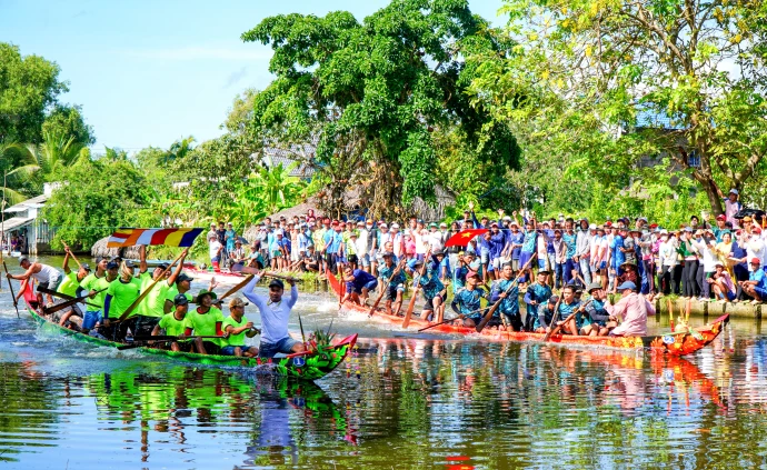Đua ghe Ngo mini mừng lễ Sene Dolta