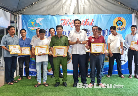 Phường 3 tổ chức Hội thi “Mày râu vào bếp” nhân Ngày Phụ nữ Việt Nam 20/10