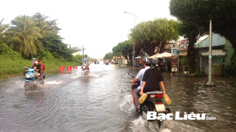 Cẩn trọng khi tham gia giao thông mùa mưa