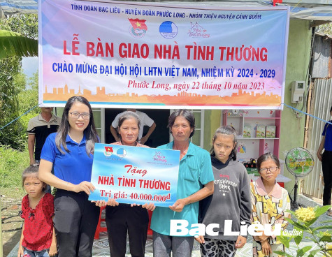 Tỉnh đoàn: Phối hợp bàn giao Nhà nhân ái cho hộ nghèo