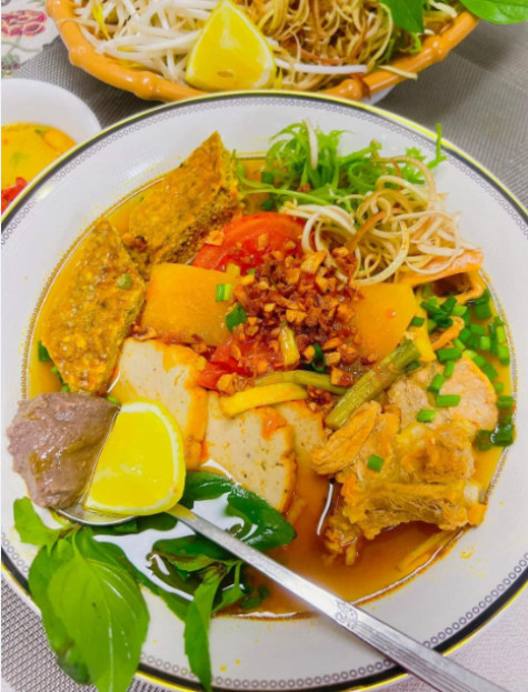 Đến Bạc Liêu nhớ ăn bún riêu