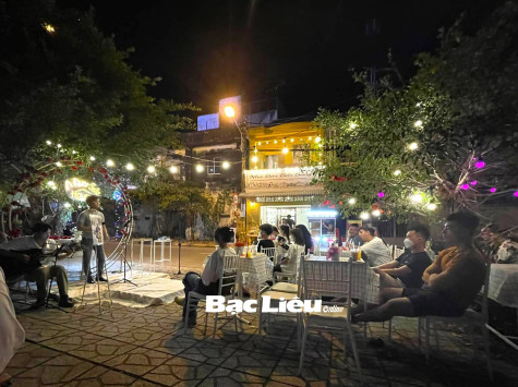 Đi cà phê để được... hát!