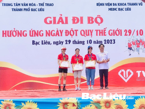 Hơn 500 vận động viên tham gia Giải đi bộ hưởng ứng Ngày Đột quỵ thế giới (29/10)