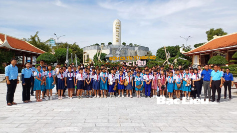 Hơn 70 đội viên Ban Chỉ huy liên đội tham gia “Hành trình đến địa chỉ đỏ”