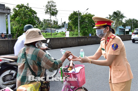 Phụ nữ lực lượng vũ trang tỉnh: Chung tay lan tỏa yêu thương