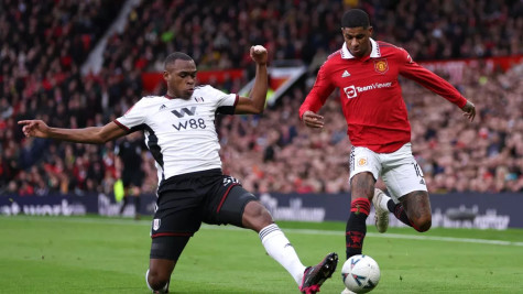 Manchester United: Đứng dậy hay trượt dài trong bết bát?