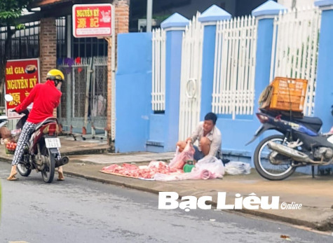 Nỗi lo thực phẩm tươi sống bán theo lề đường, vỉa hè