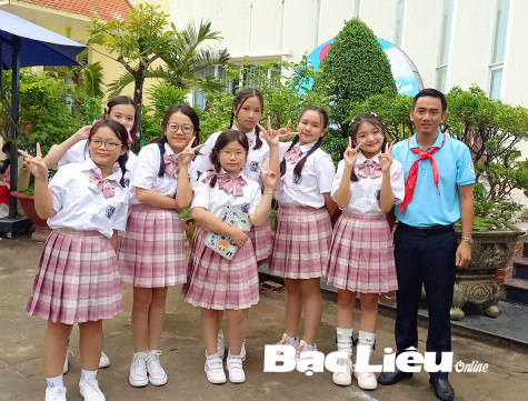 Những “người lái đò” gắn bó với công tác Đội