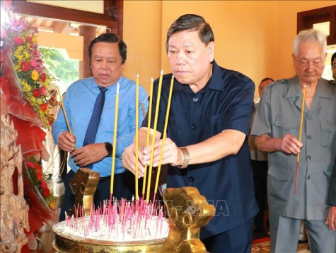 Dâng hương kỷ niệm 101 năm Ngày sinh Thủ tướng Chính phủ Võ Văn Kiệt