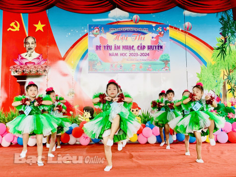 Huyện Hòa Bình: Hơn 160 bé tranh tài sôi nổi tại Hội thi “Bé yêu âm nhạc” cấp huyện