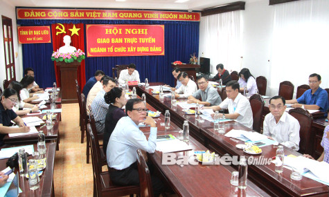 Nêu cao tinh thần tự phê bình, phê bình