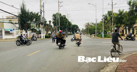 Không biển báo, giao lộ Hòa Bình - Lê Duẩn nhiều nguy hiểm