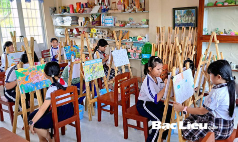 Trường tiểu học Hộ Phòng A: Thành lập Câu lạc bộ Mỹ thuật năm học 2023 - 2024