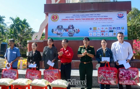 “Nghĩa tình đồng đội" về với khu căn cứ
