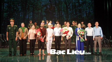 Trực tiếp vở cải lương “Dòng sông đỏ” chào mừng kỷ niệm 79 năm Ngày thành lập Quân đội nhân dân Việt Nam