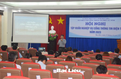 80 đại biểu tham dự tập huấn nghiệp vụ cổng thông tin điện tử năm 2023