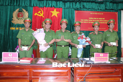 Công an TP. Bạc Liêu: Thưởng nóng 5 đơn vị đạt thành tích trong 3 ngày đầu ra quân trấn áp tội phạm