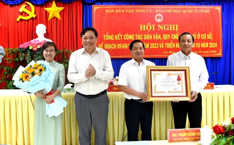 Ban Dân vận Tỉnh uỷ đón nhận Huân chương Lao động hạng Nhì