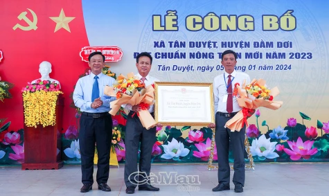 Tân Duyệt đạt chuẩn nông thôn mới