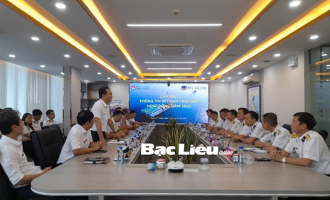 Vùng 2 Hải quân thăm và làm việc với Công ty Cổ phần Dịch vụ biển Tân Cảng