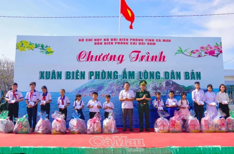 Khởi động Chương trình “Xuân Biên phòng ấm lòng dân bản”