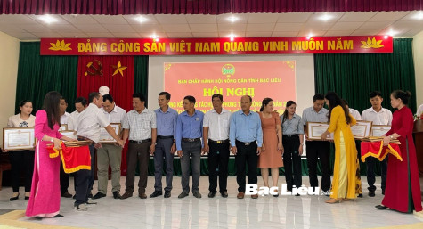 Hội Nông dân các huyện, thị, thành phố ký kết giao ước thi đua năm 2024