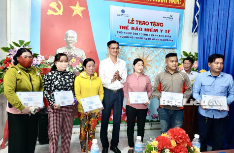 Mang Tết ấm cho người nghèo