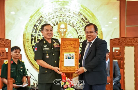 Tổng cục Dịch vụ Quân sự, Bộ Quốc phòng, Vương quốc Campuchia thăm, chúc Tết lãnh đạo tỉnh