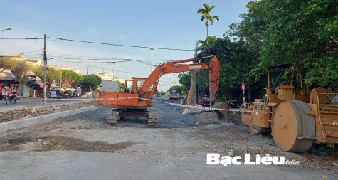 Đường Võ Văn Kiệt chuẩn bị thông toàn tuyến: Người dân phấn khởi