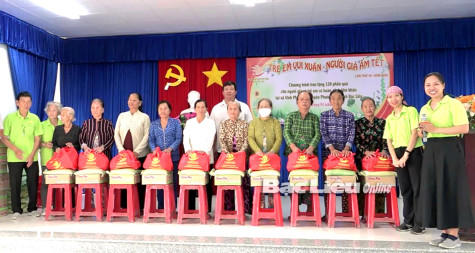 Mang Tết đến người nghèo, người yếu thế
