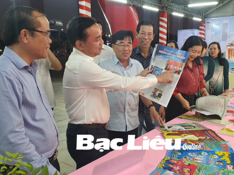 Báo xuân​ - Món quà Tết đặc biệt