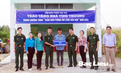 Mang Tết đến sớm với khu vực biên giới biển