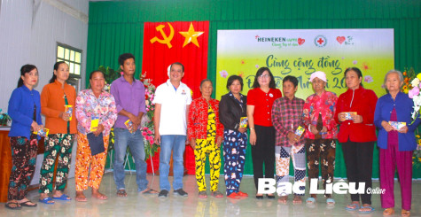 Tổ chức Chương trình “Heineken Care - chung tay chia sẻ, cùng cộng đồng đón Tết an vui” tại huyện Hồng Dân
