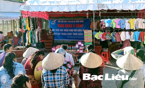 Hội LHPN xã Vĩnh Hưng: Tổ chức “Gian hàng 0 đồng - chia sẻ yêu thương”