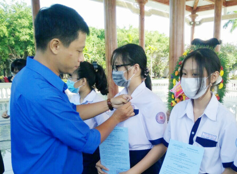 Tổ chức 3 đợt cao điểm kết nạp đoàn viên mới trong năm 2024