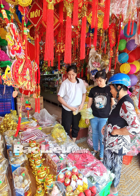 Đa dạng thị trường đồ trang trí Tết