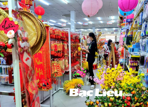 Người trẻ chạy đua cùng Tết